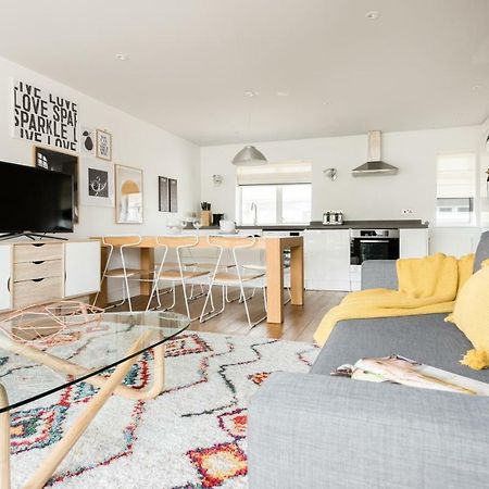The Press House - Stylish 2Bdr British Design Home Oxford Bagian luar foto