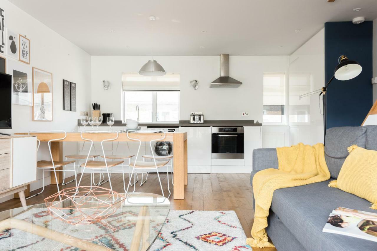 The Press House - Stylish 2Bdr British Design Home Oxford Bagian luar foto